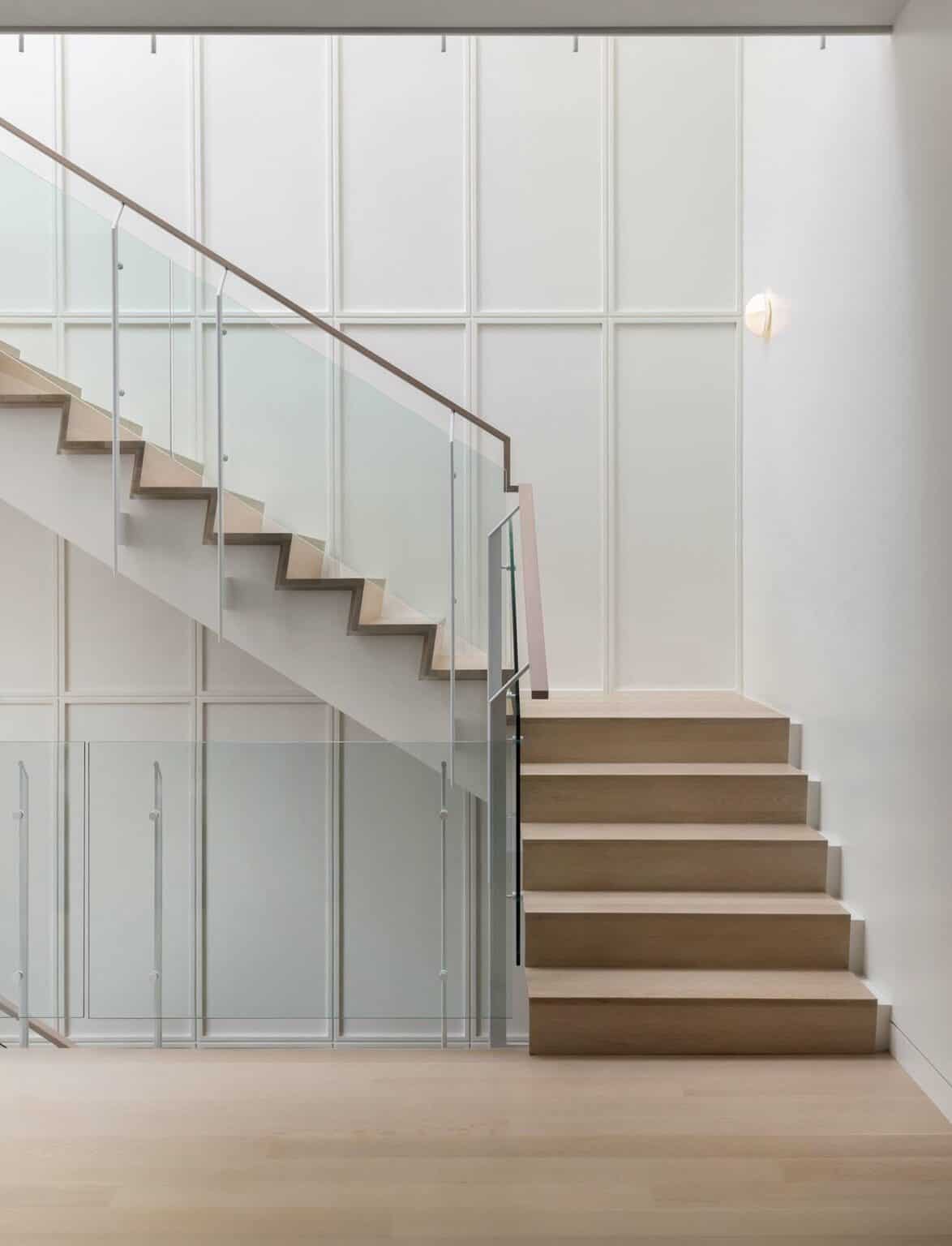 Photo inspiration: Fresh Look at A Modern Renovation Of A Townhouse For Empty Nesters In