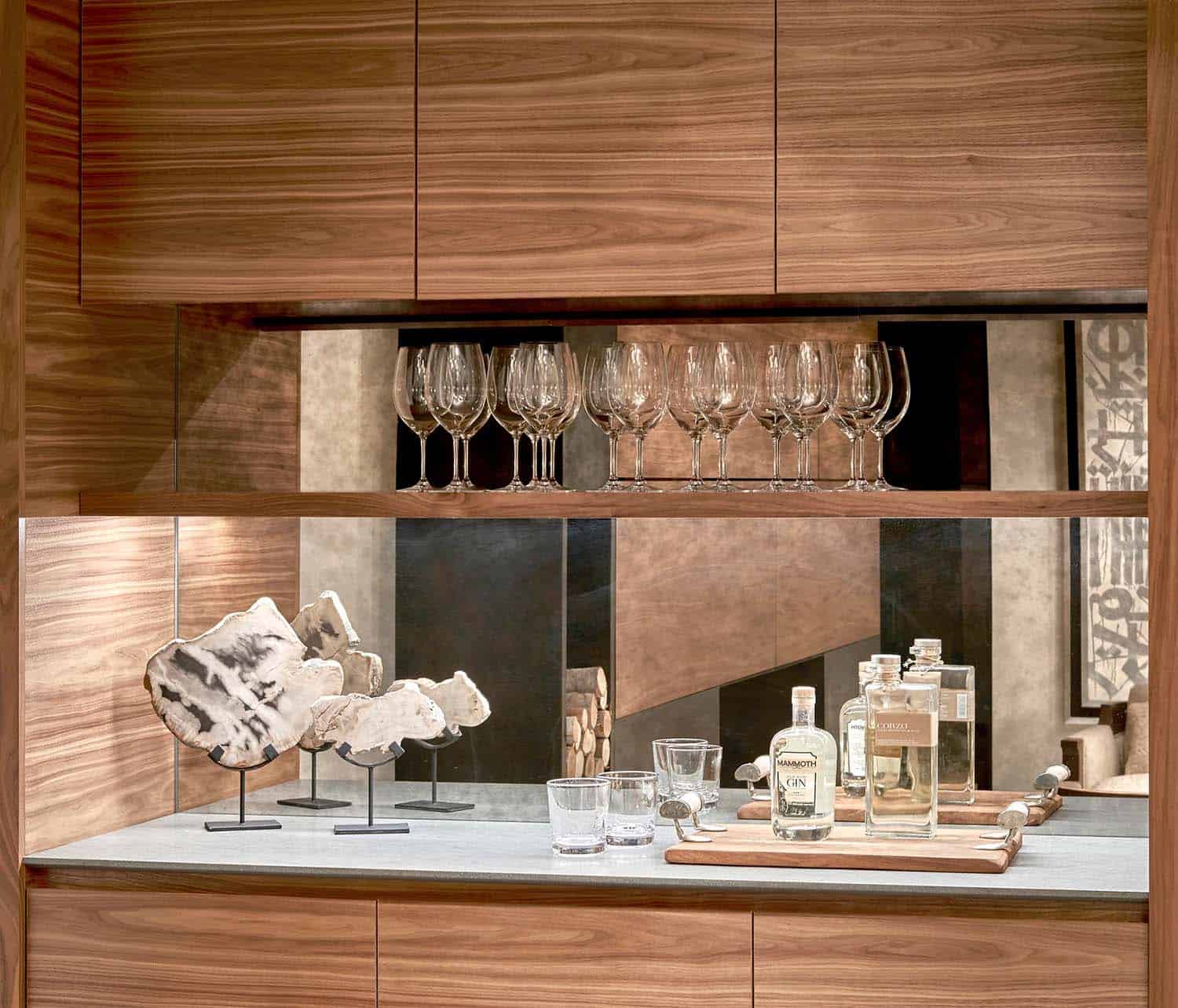 modernist-home-bar