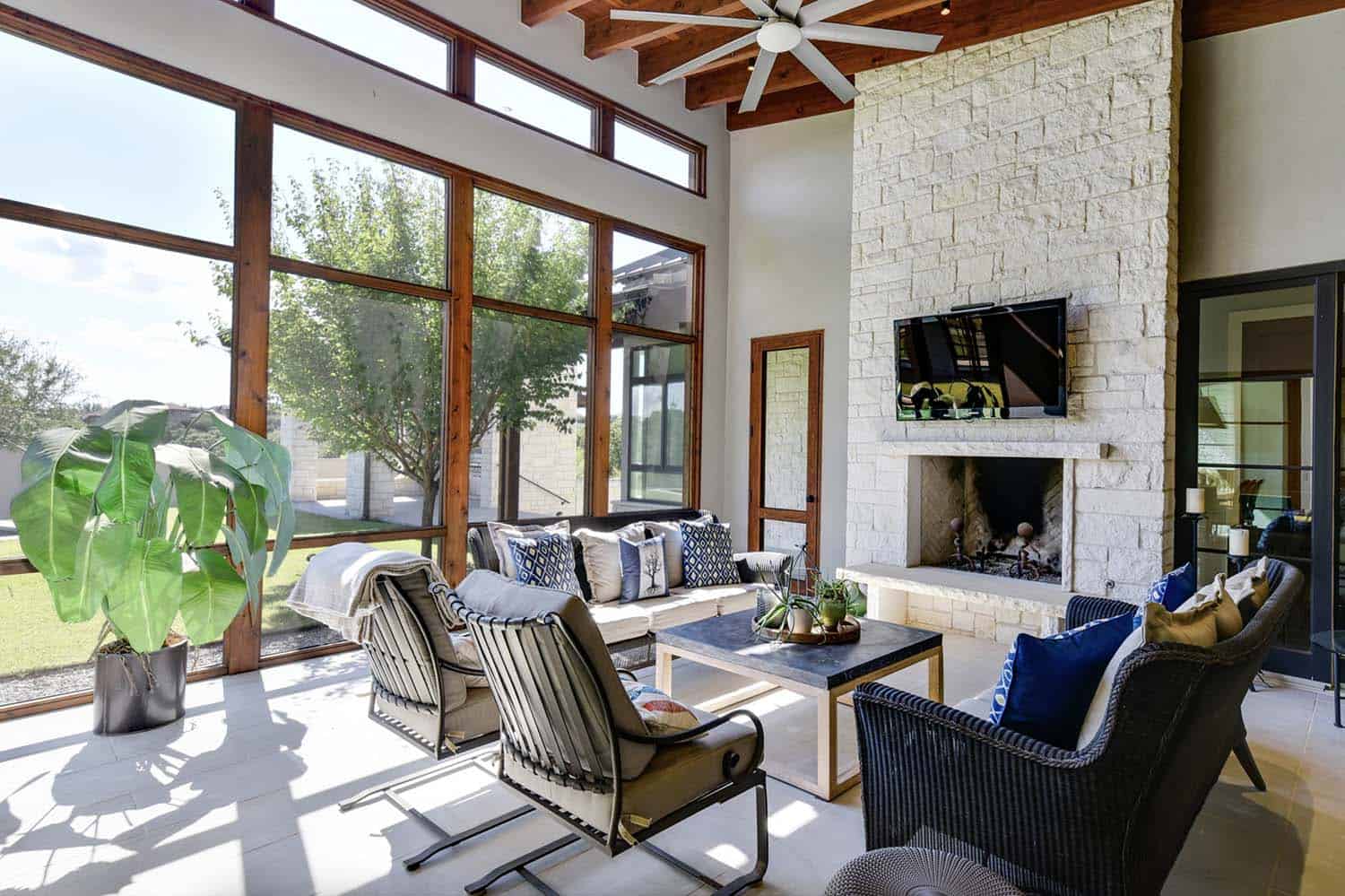 transitional-living-room