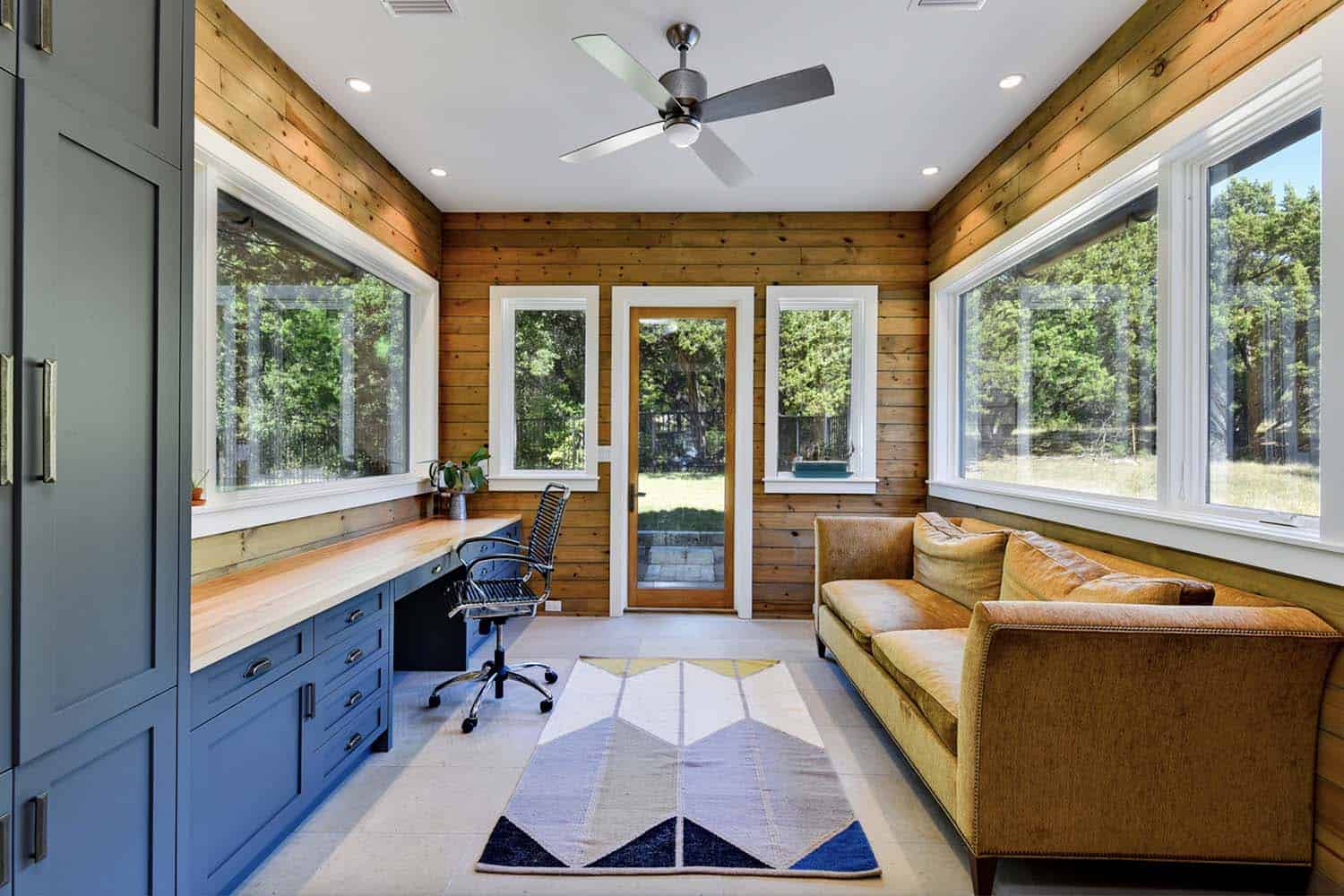 transitional-home-office