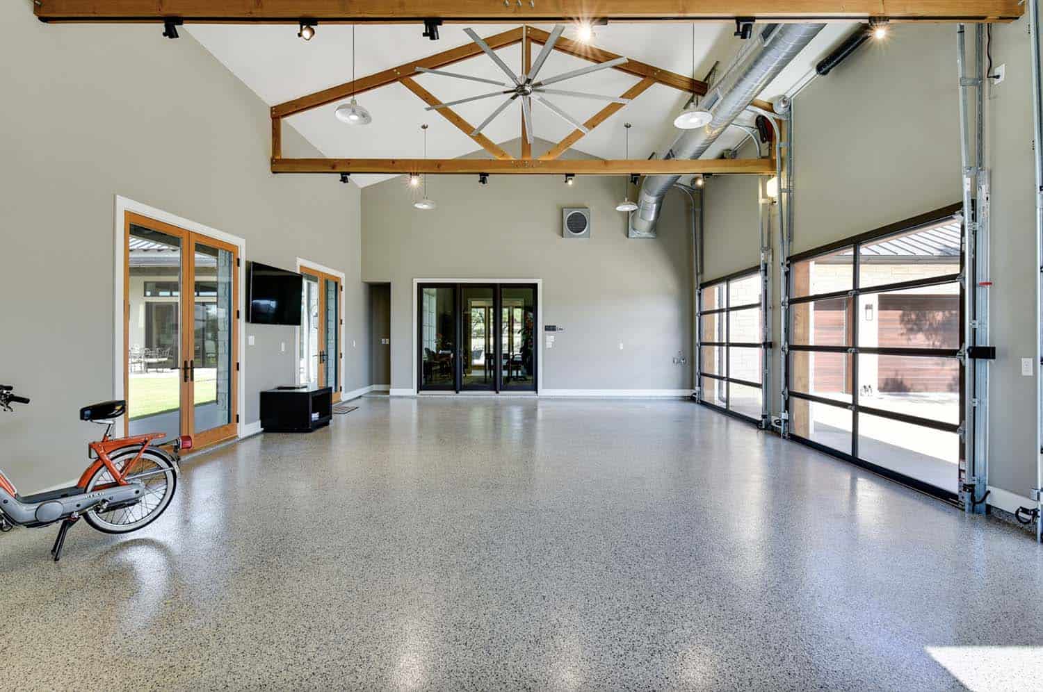 transitional-home-garage