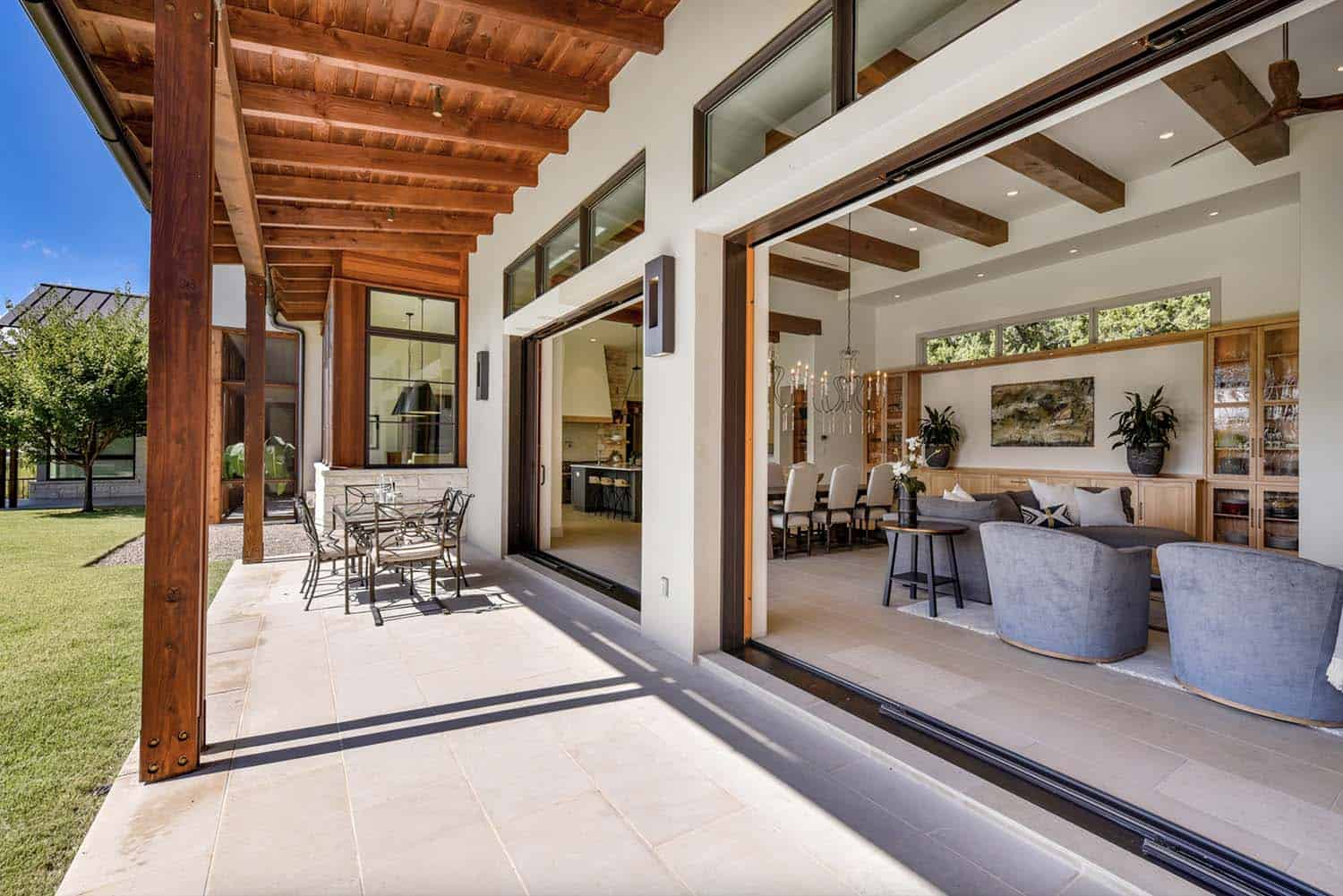 transitional-home-porch