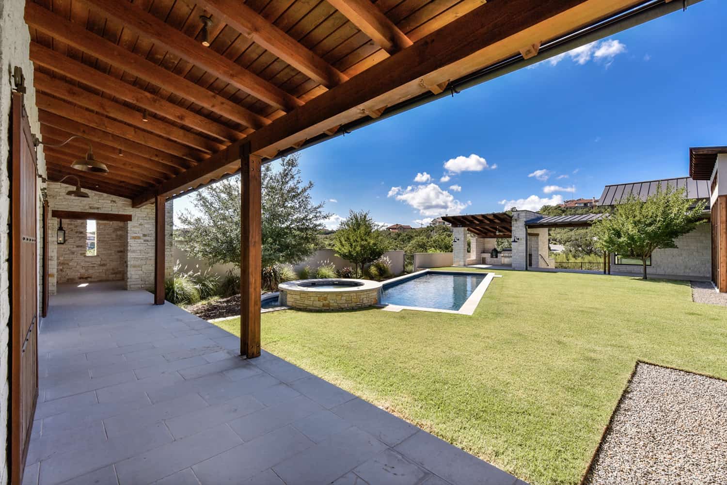 transitional-home-covered-patio