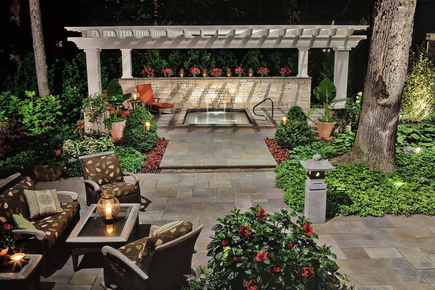 traditional-patio-with-a-pergola-and-a-spa