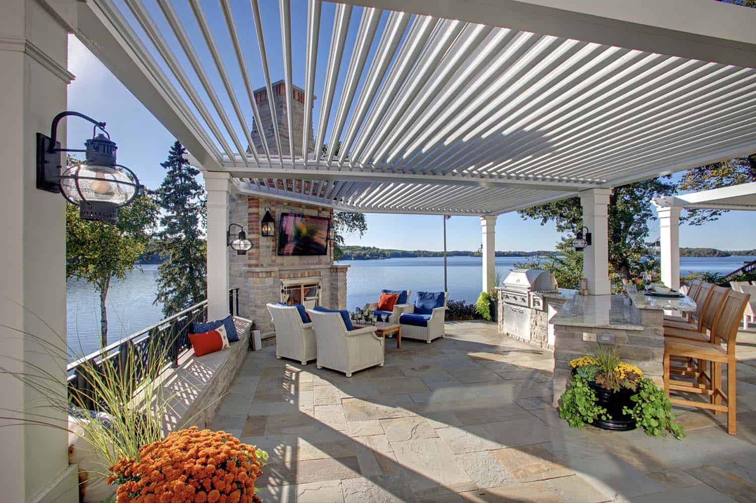 -outdoor-pergolas-balcony