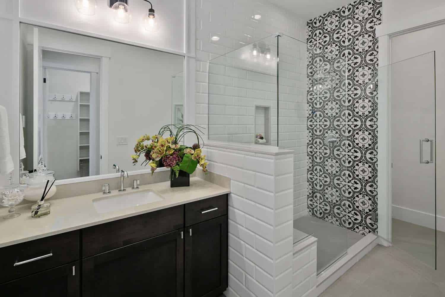 modern-farmhouse-bathroom