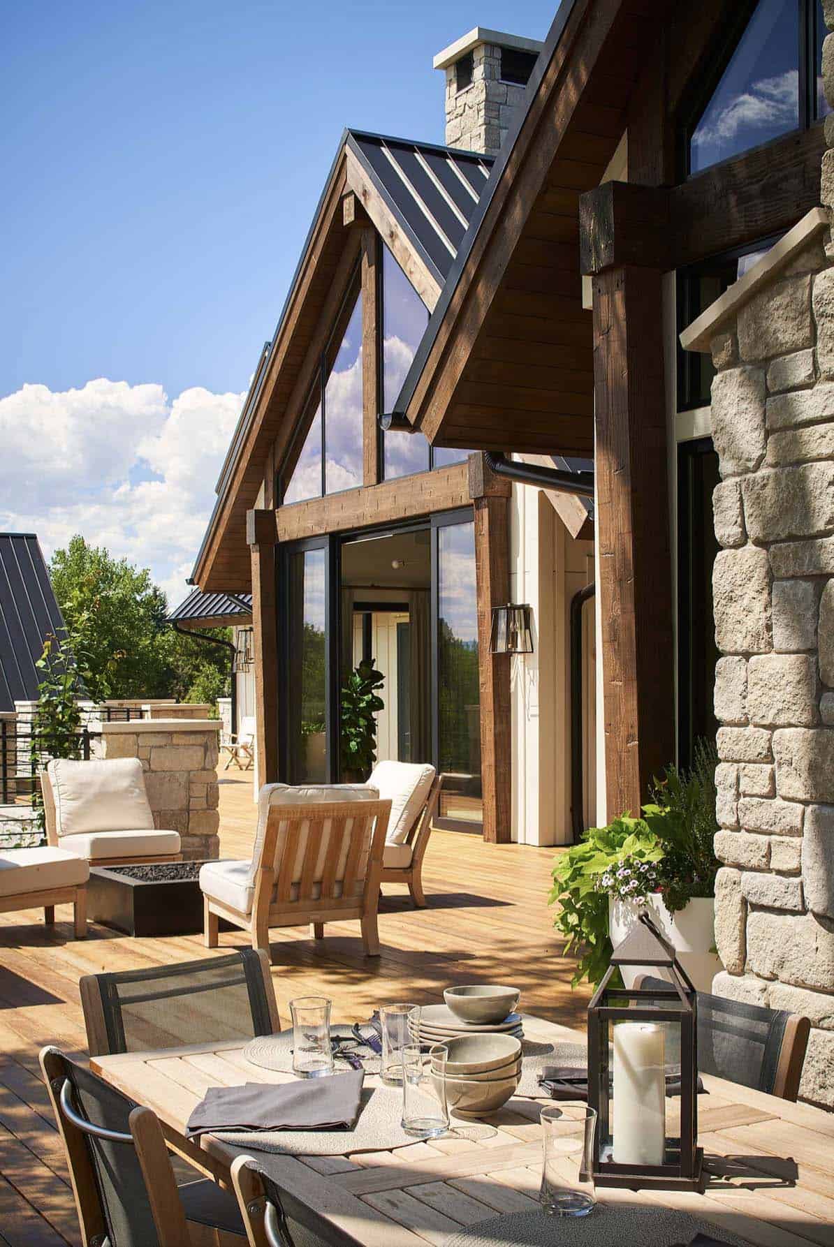 modern-farmhouse-deck