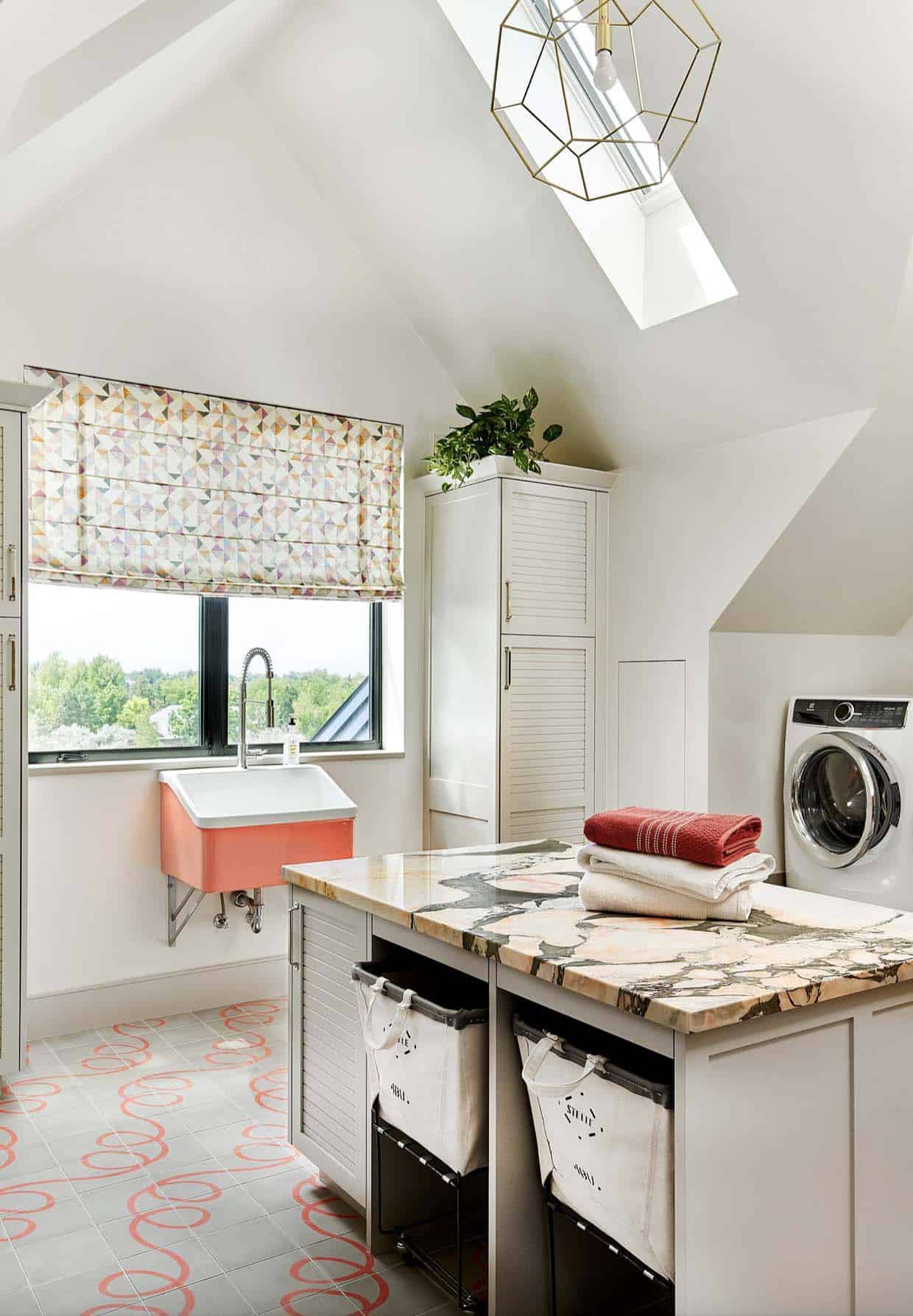 modern-farmhouse-laundry-room
