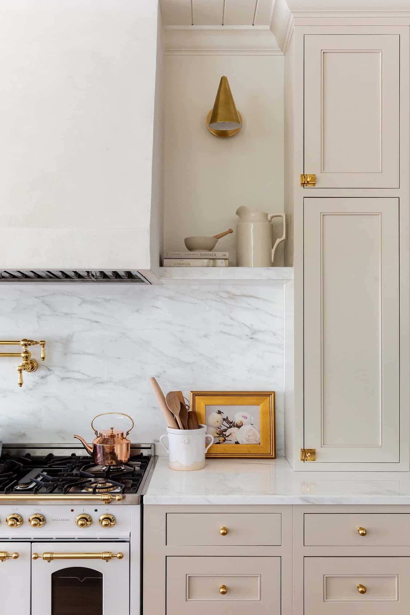 traditional-style-kitchen