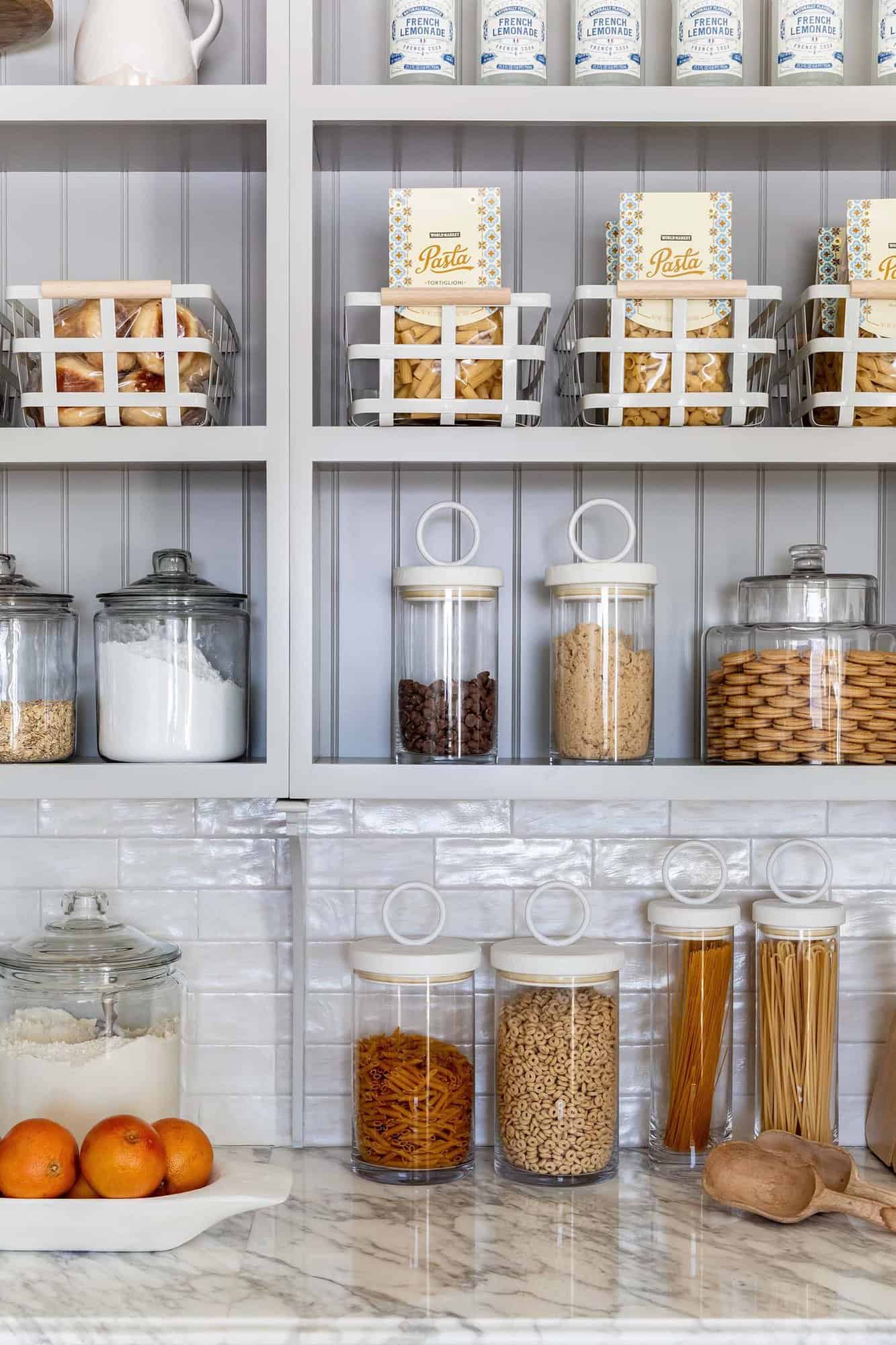 traditional-style-kitchen-pantry