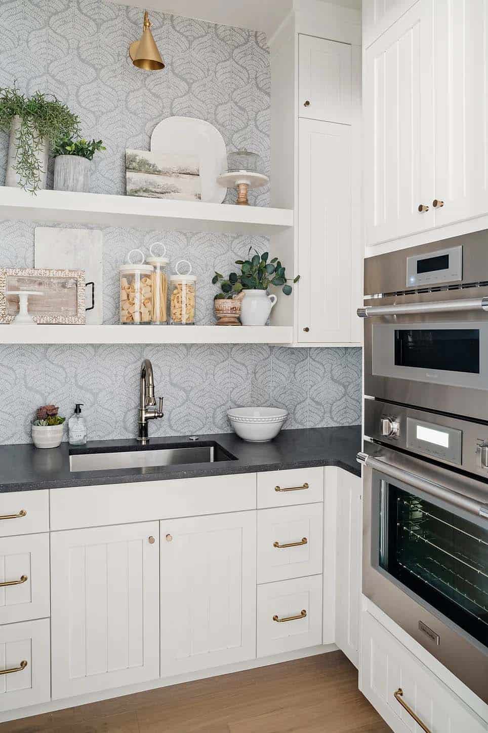 coastal-style-kitchen-pantry