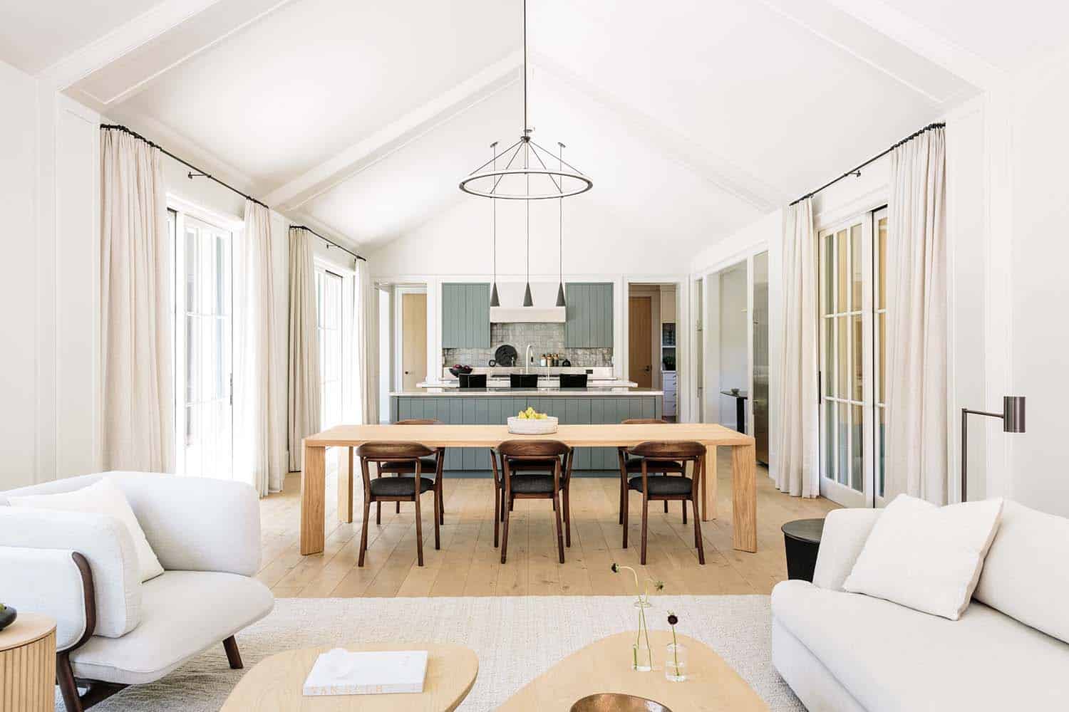 contemporary-farmhouse-dining-room