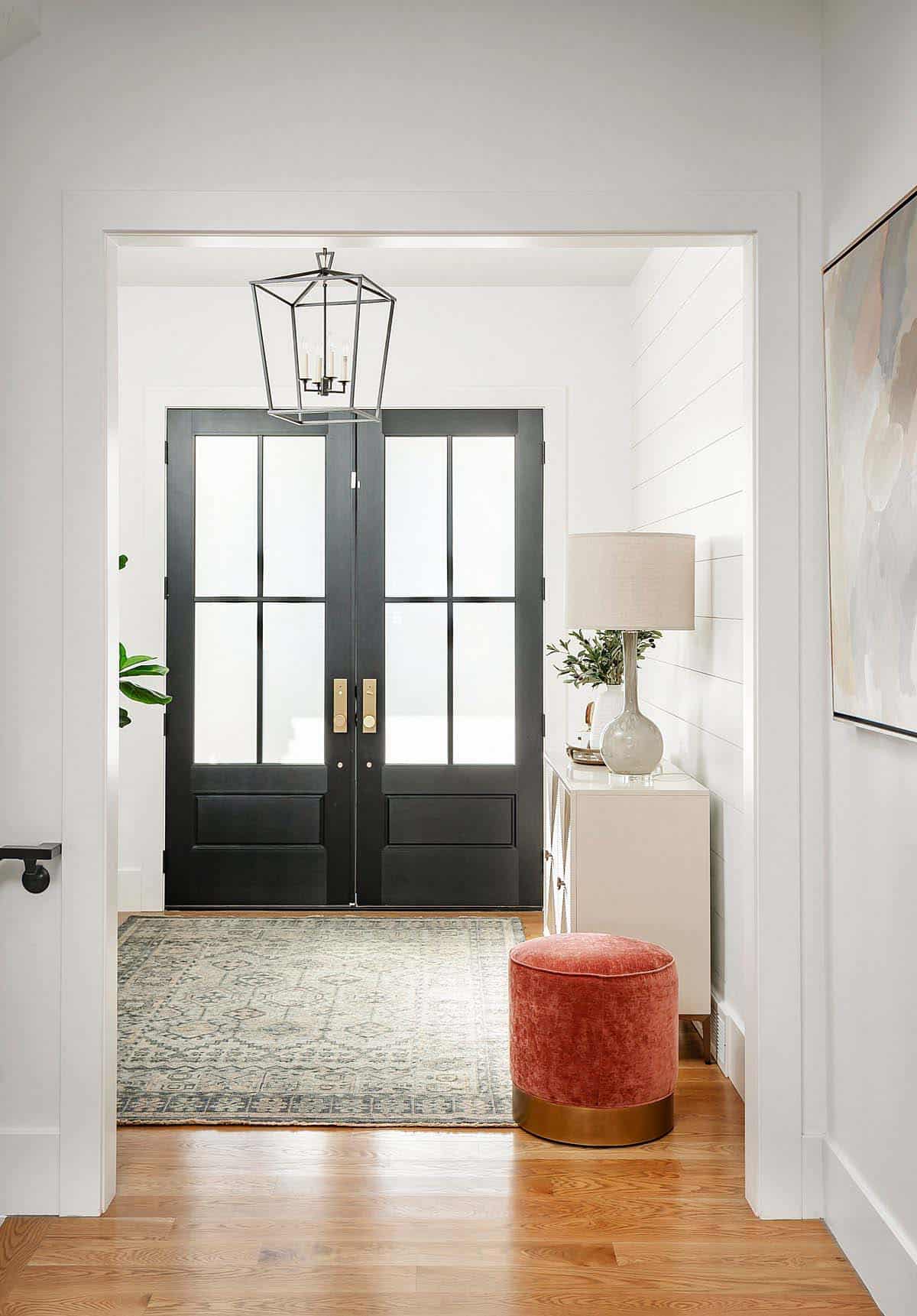 farmhouse-style-home-entry