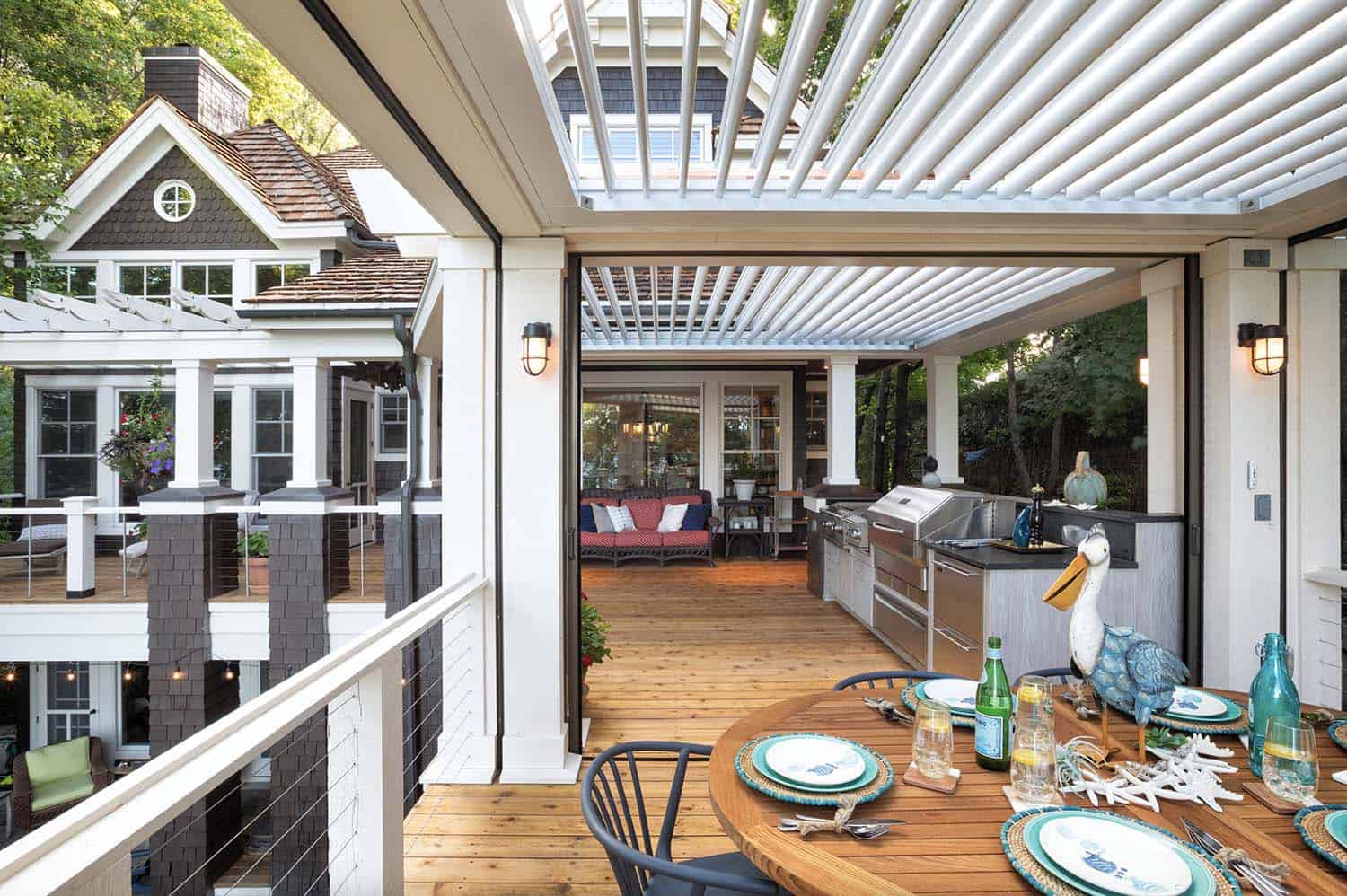 outdoor-deck-and-pergola