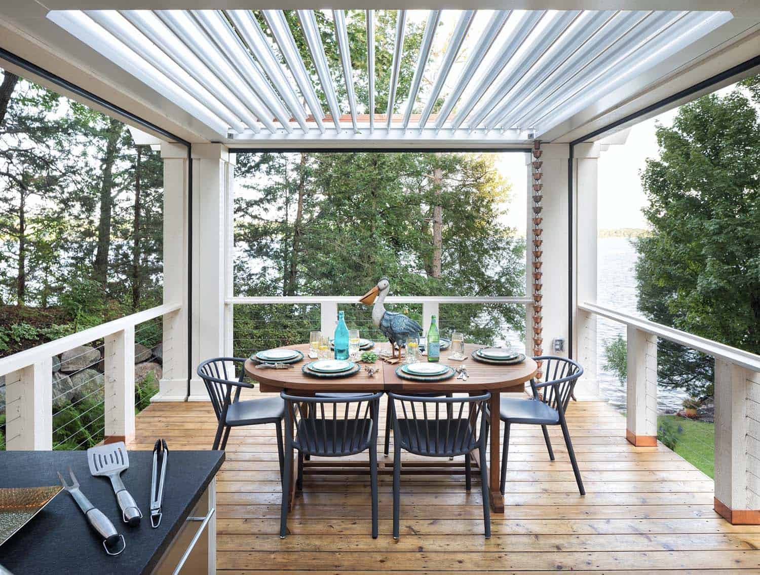 outdoor-deck-and-pergola