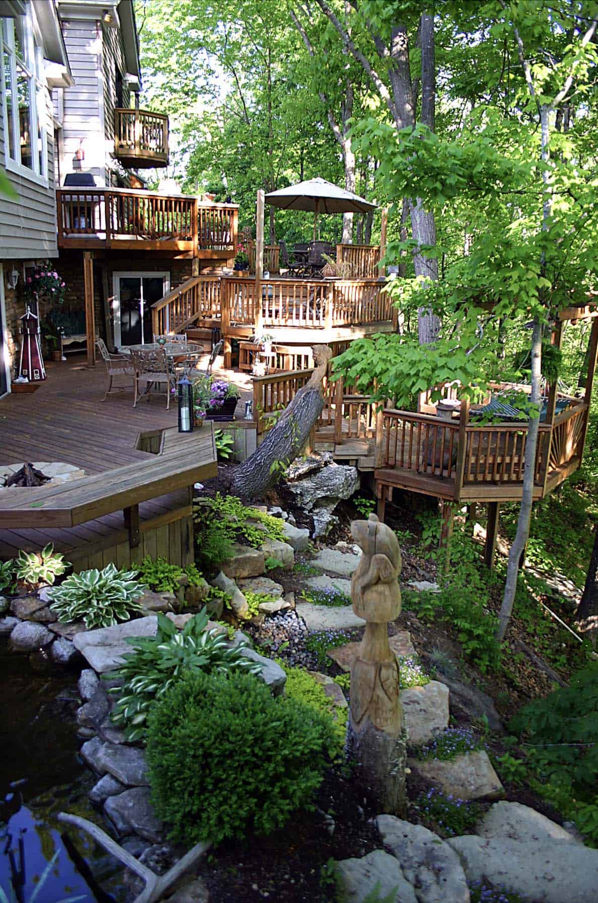 multi-level-deck-with-a-tree-canopy