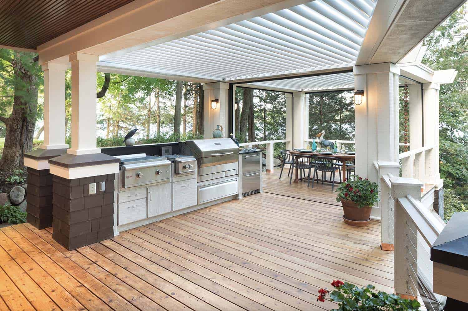 outdoor-deck-and-pergola