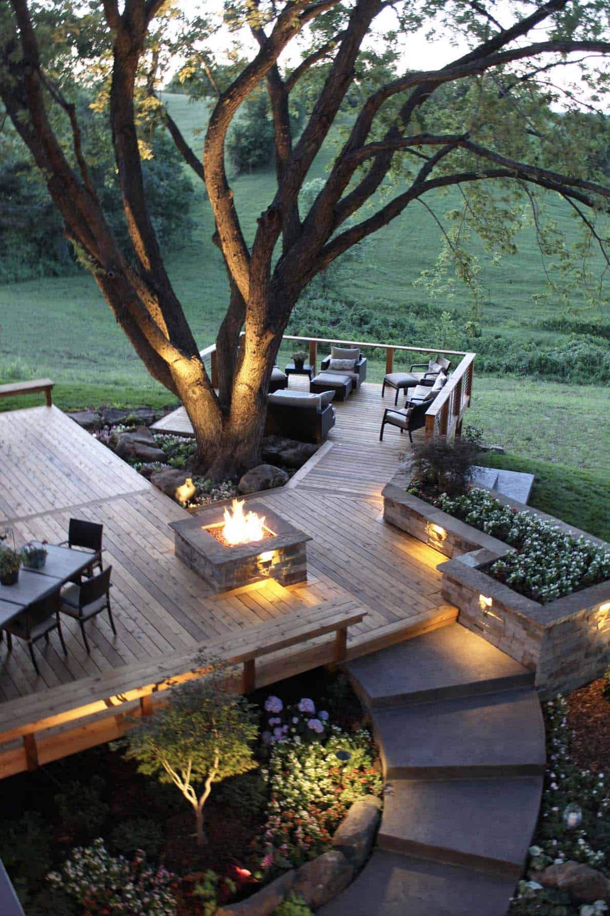 cedar-deck-with-a-fire-pit