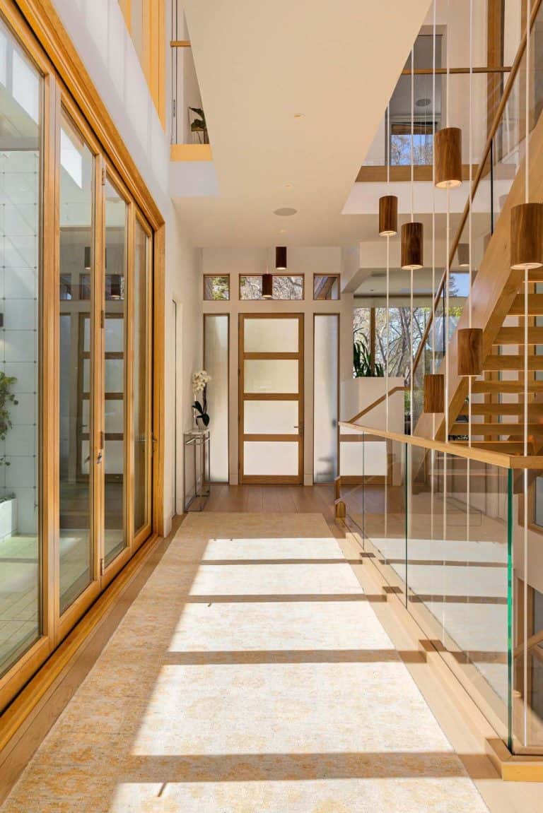 This light-filled modern home in Palo Alto has a cool backyard office