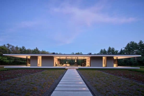 featured posts image for A minimal glass house is in perfect harmony with nature in the Berkshires