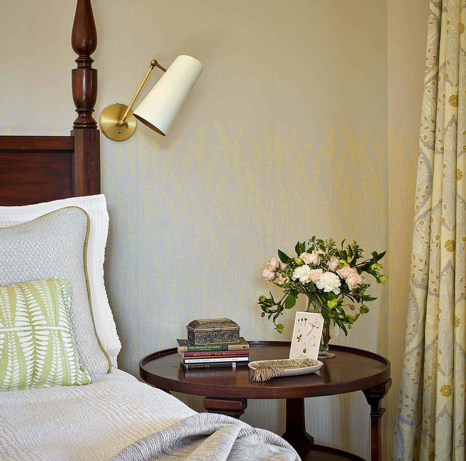 modern-farmhouse-bedroom