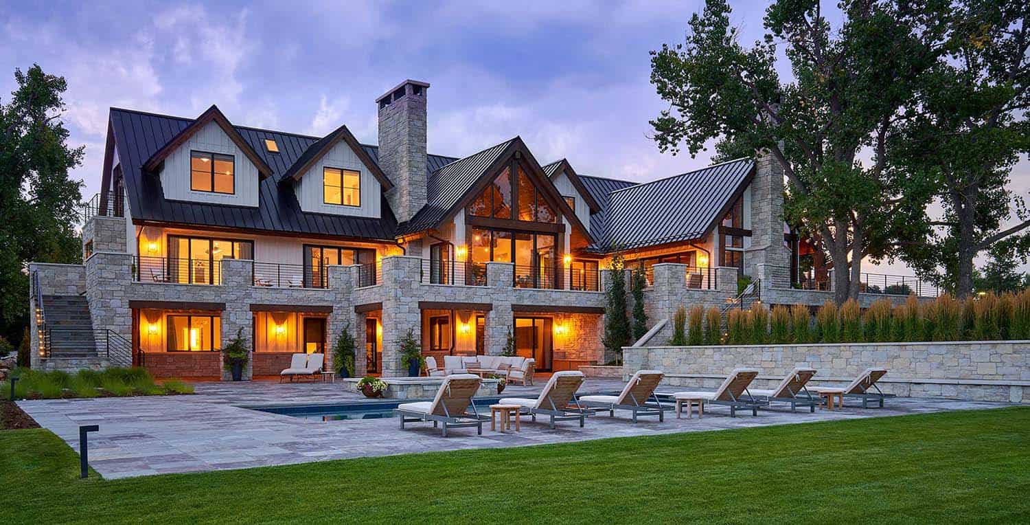 modern-farmhouse-exterior-at-dusk