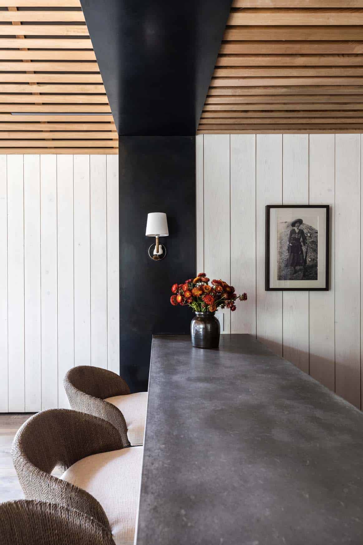 modern-rustic-home-bar