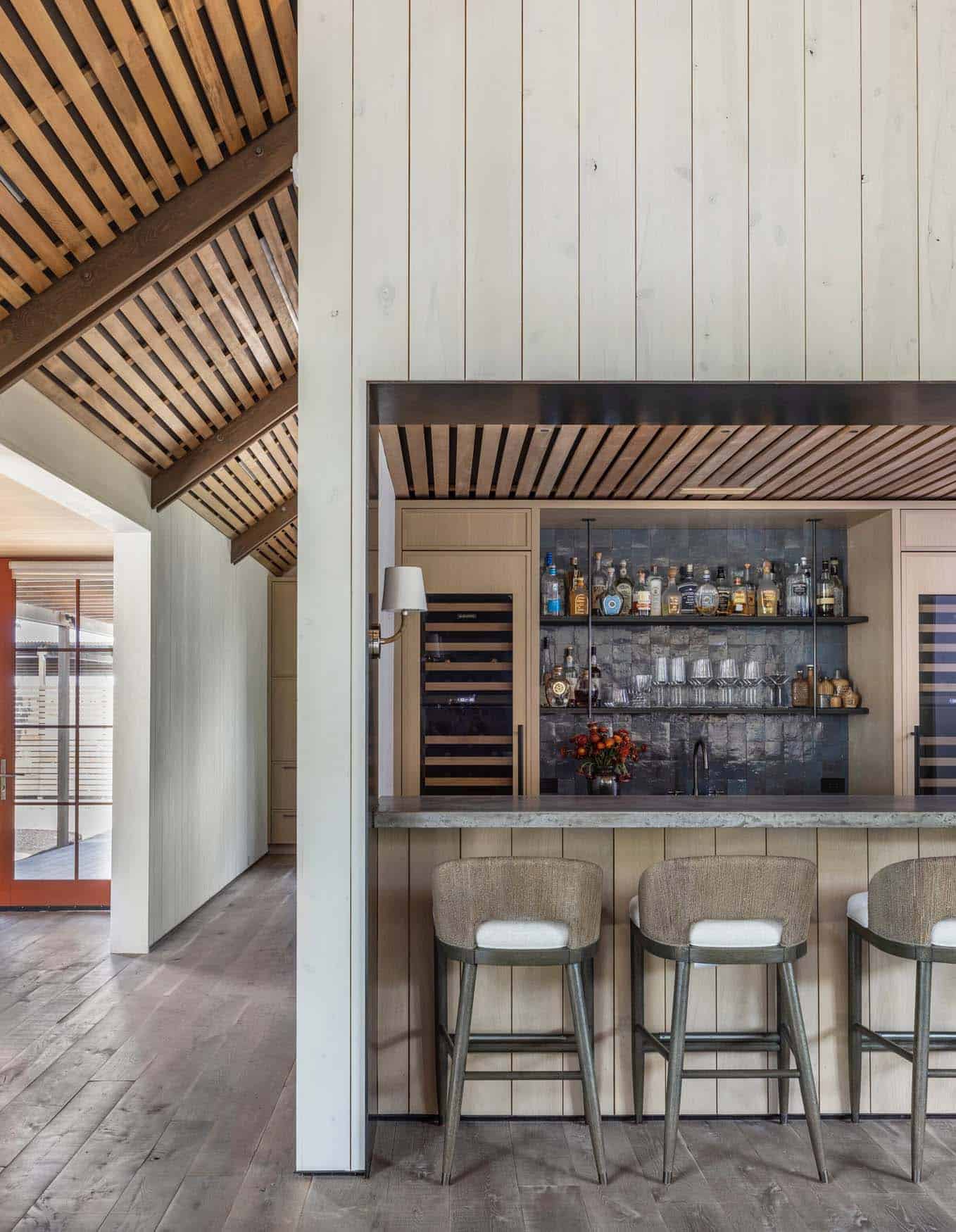 modern-rustic-home-bar