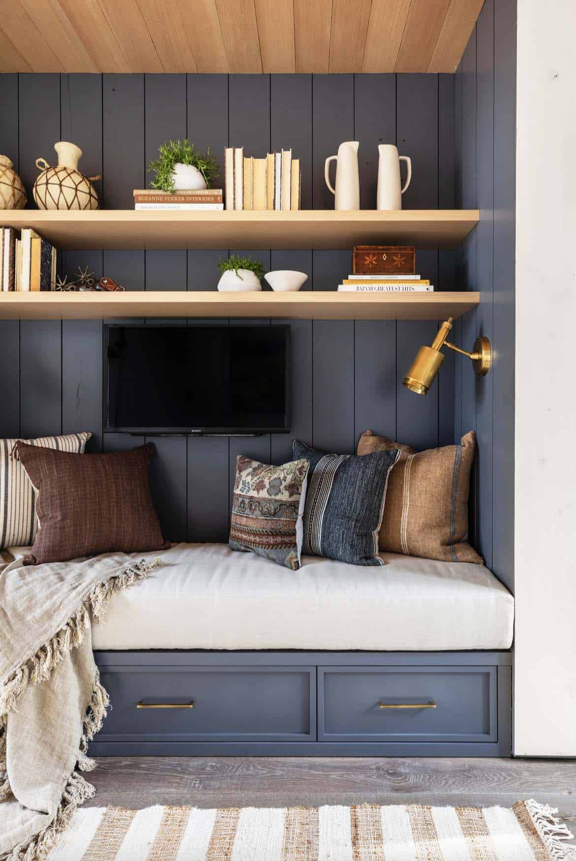 modern-rustic-daybed