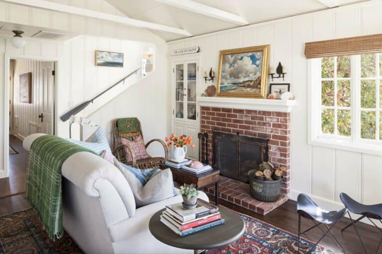 A small 1940s beach cottage gets a charming makeover in Laguna Beach