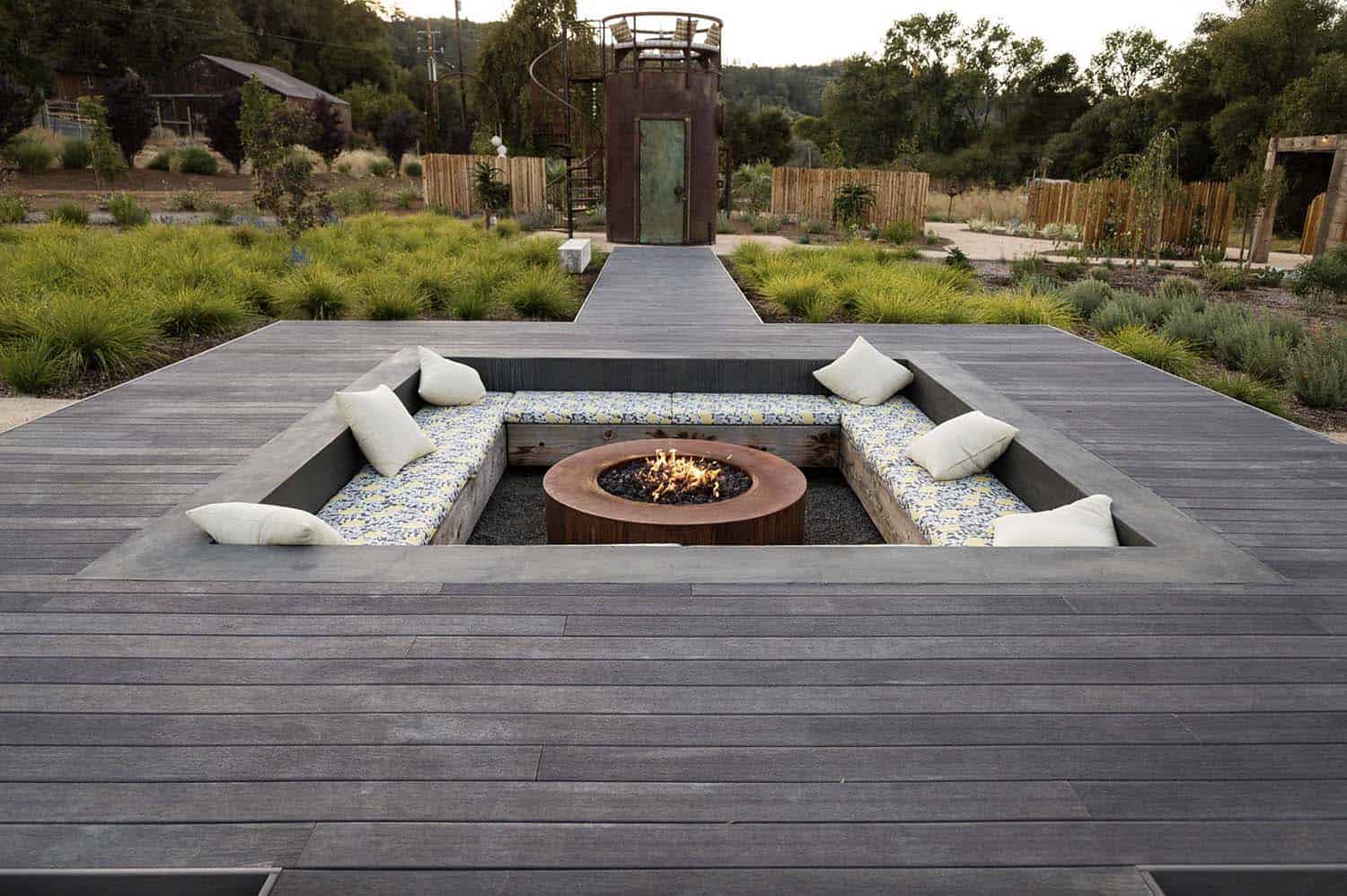 sunken-seating-area-with-a-fire-pit