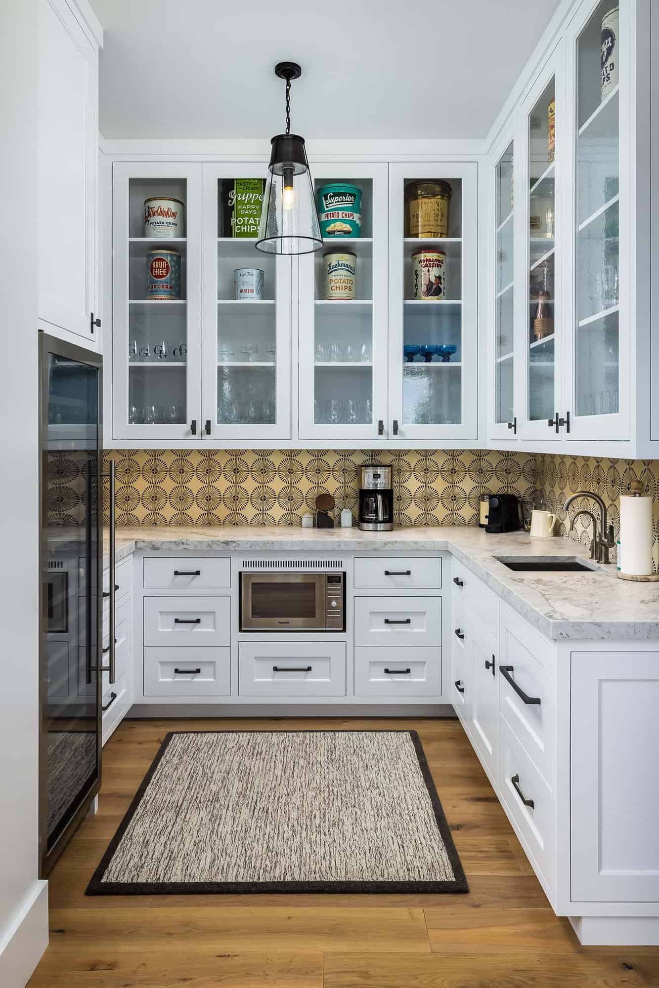 beach-style-kitchen-pantry