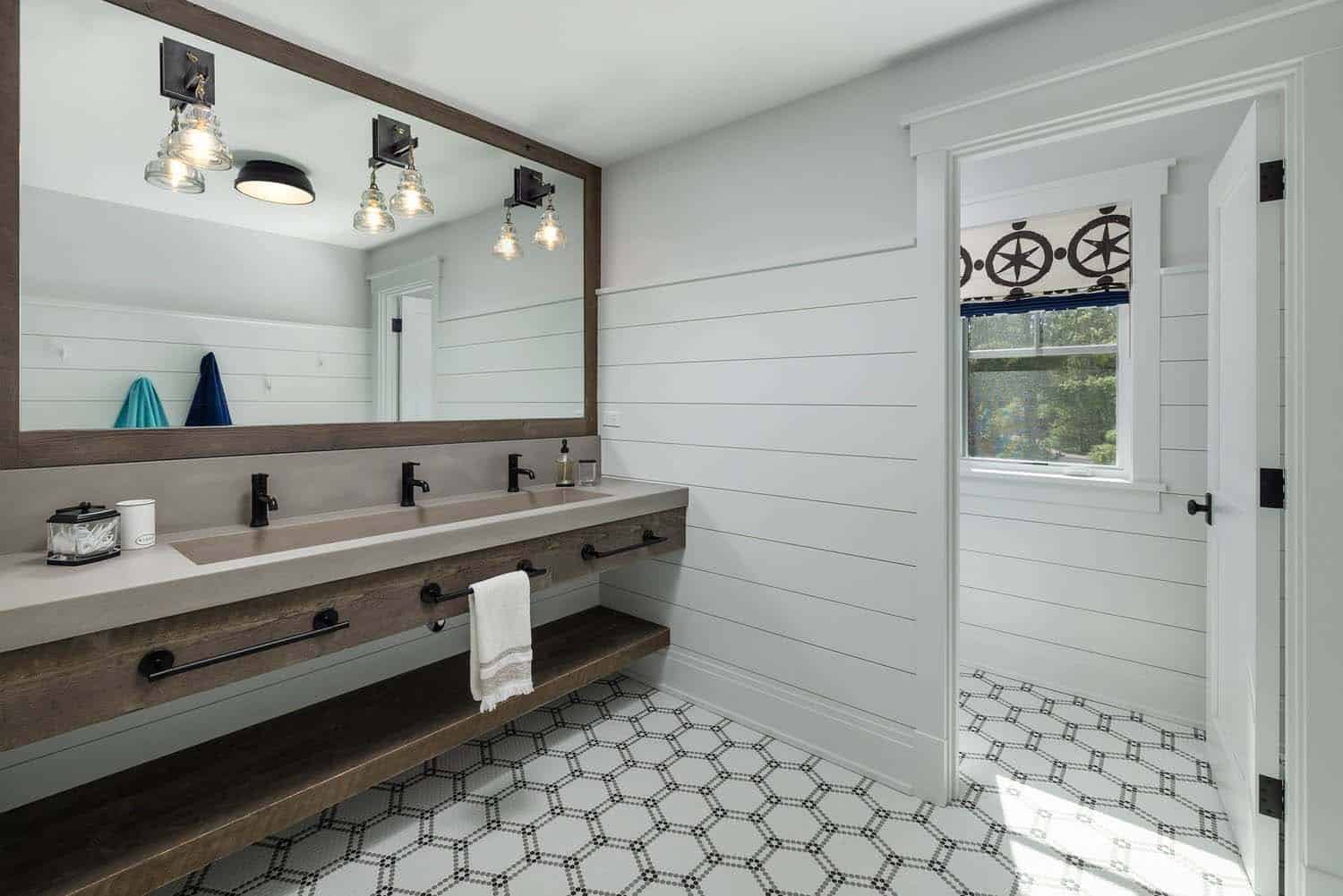 beach-style-bathroom-vanity