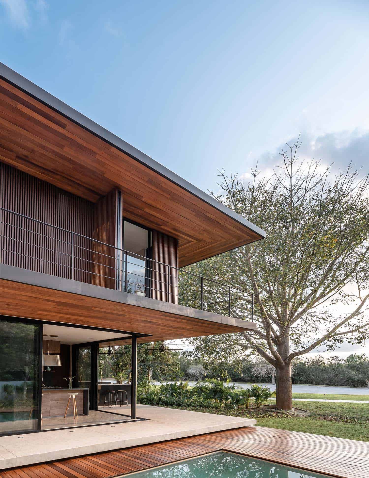 minimalist-house-exterior-pool