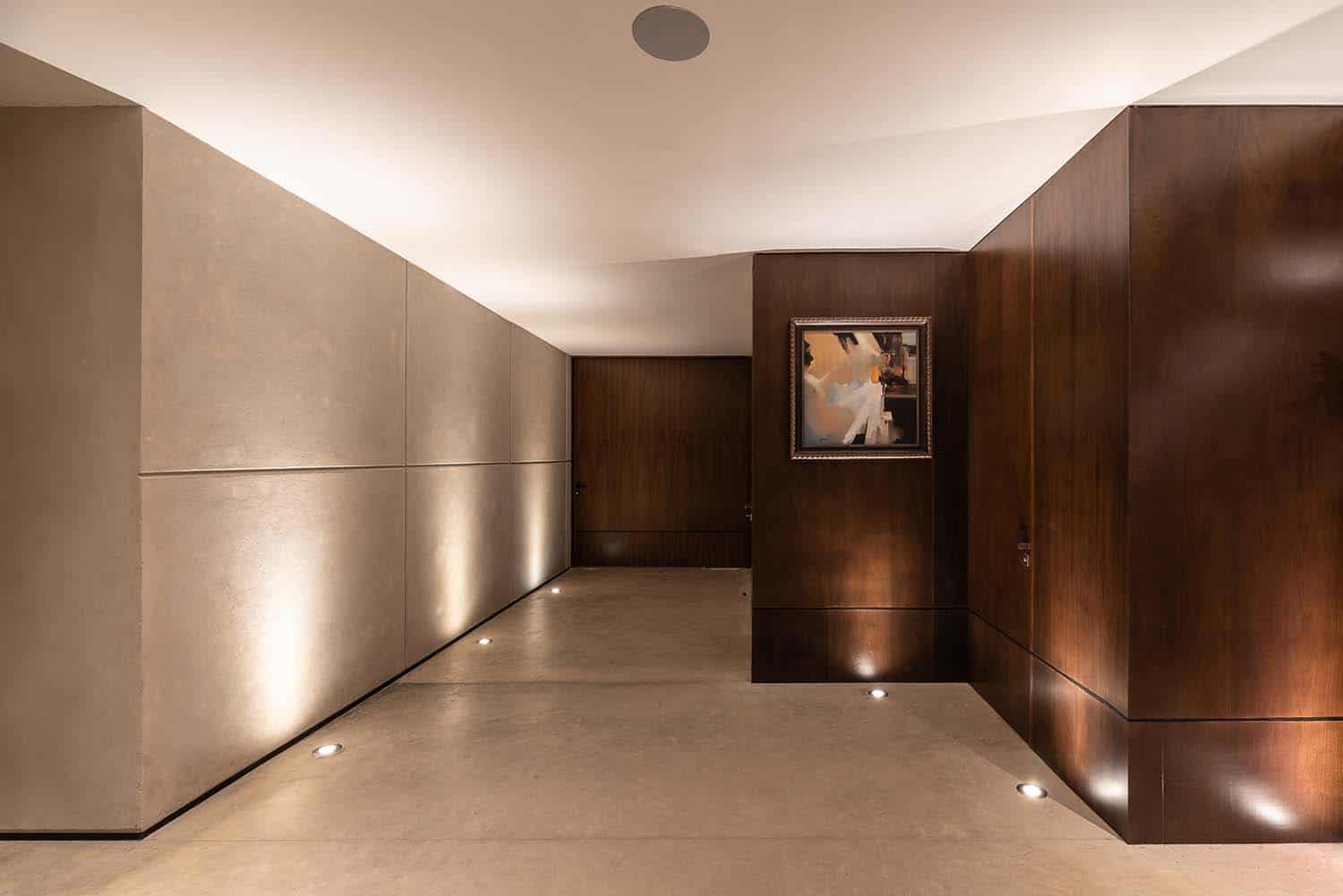 minimalist-hallway