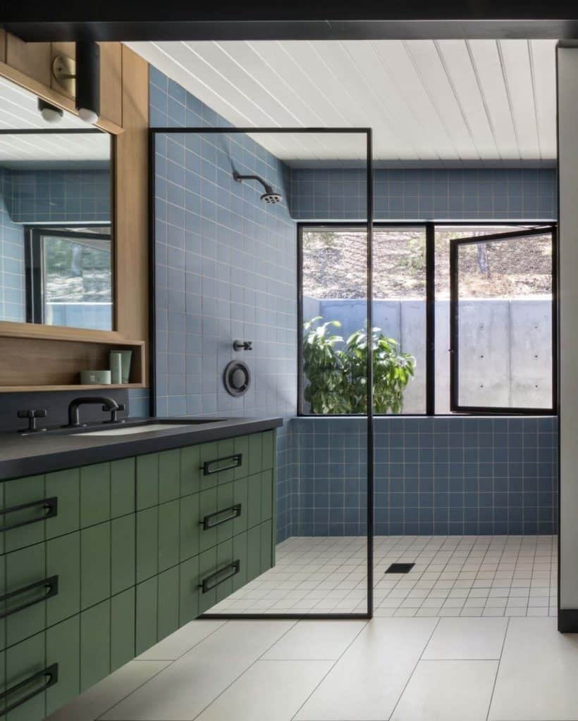 Mid-century modern meets California cool in this Palo Alto home