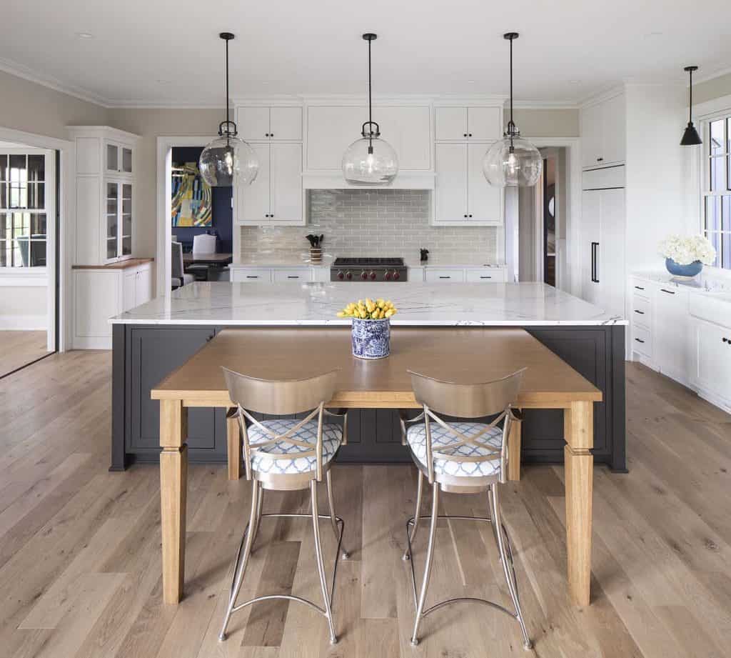 Step into this inspiring modern farmhouse house tour in the Midwest