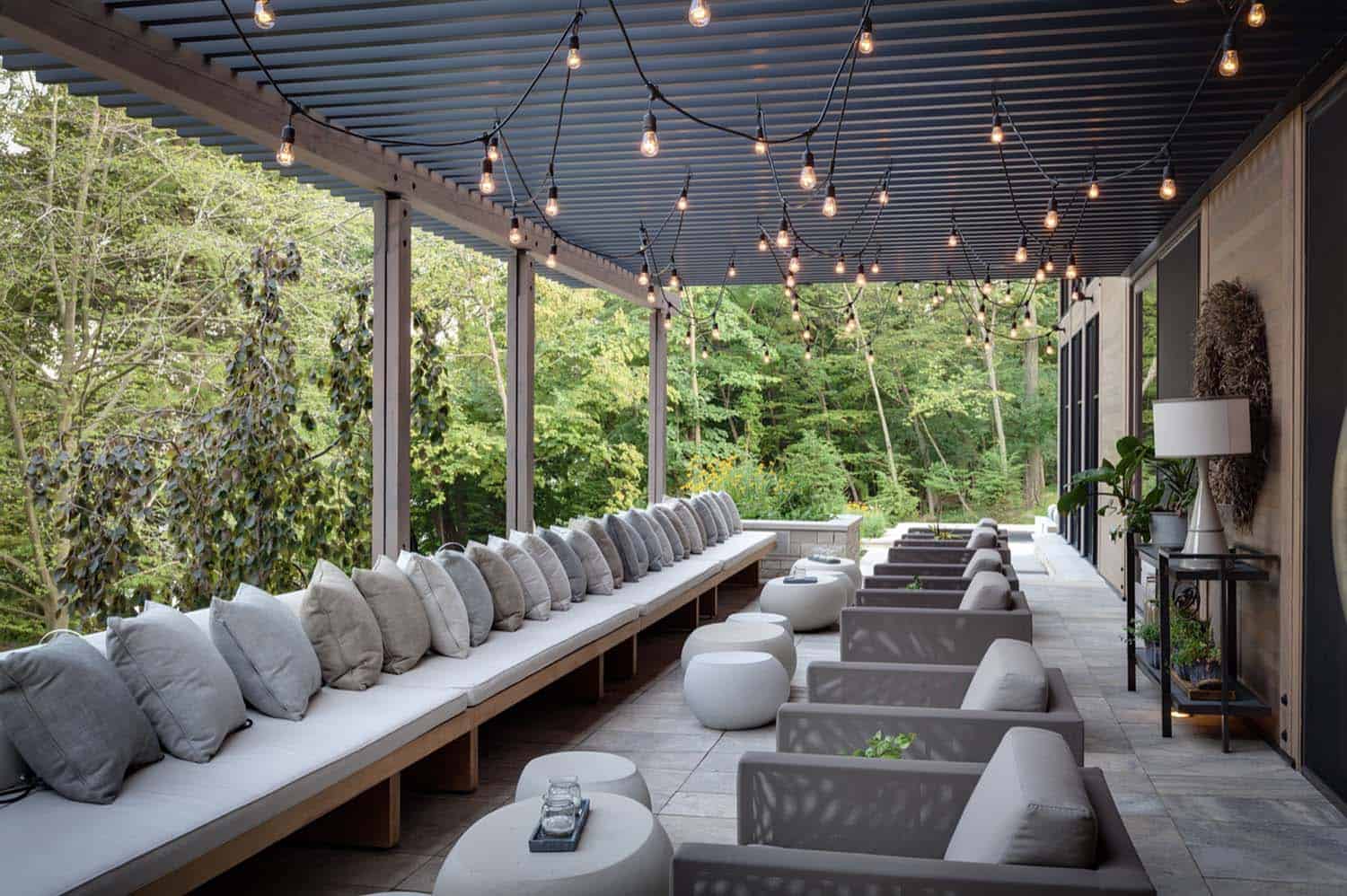 lakeside-resort-home-modern-exterior-patio