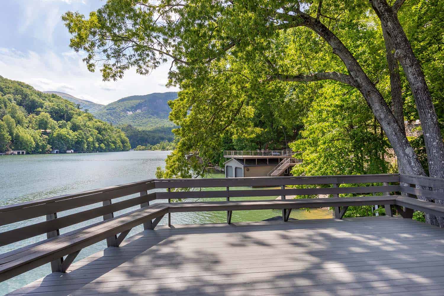 contemporary-lake-house-deck