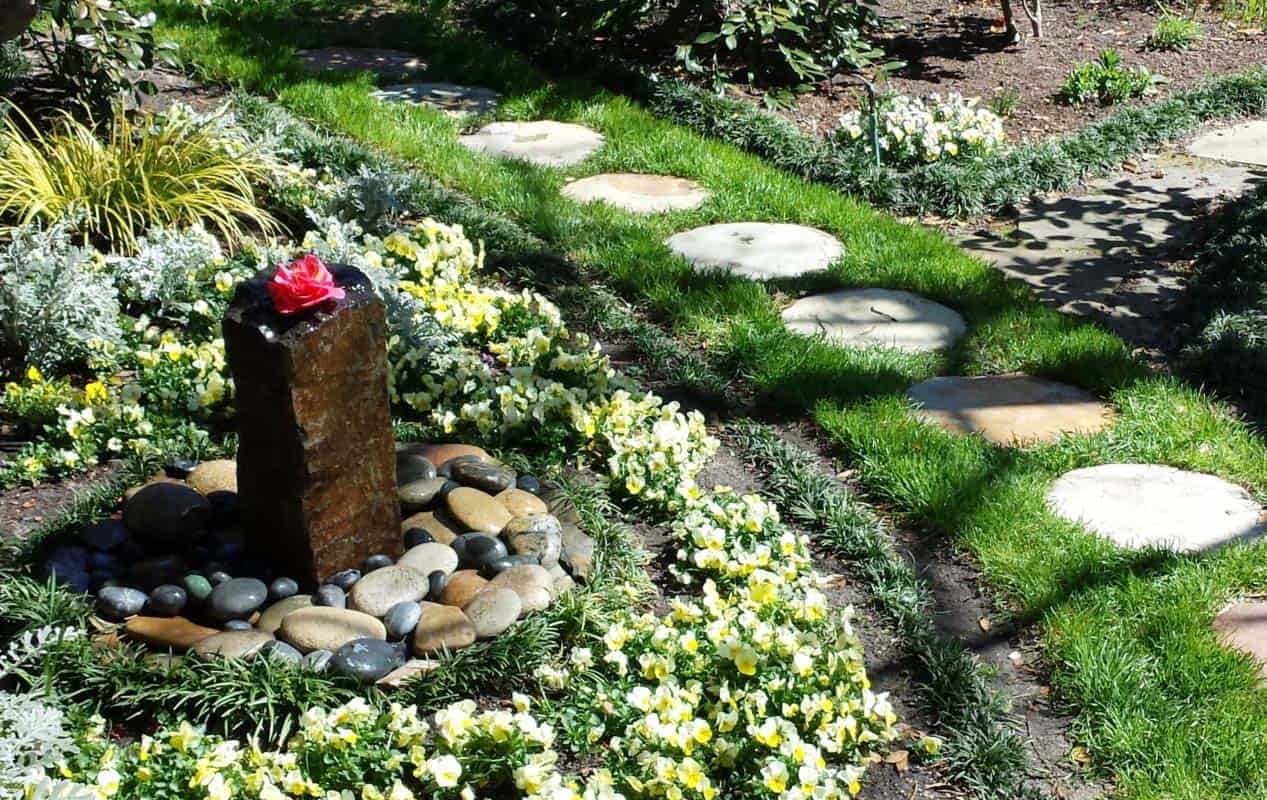 basalt-fountain-with-river-rocks