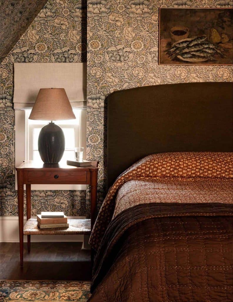 Inside a cozy Pied-à-Terre in San Francisco with lovely timeless details