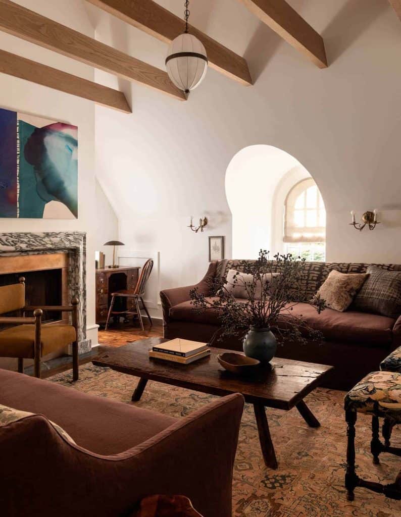 Inside a cozy Pied-à-Terre in San Francisco with lovely timeless details