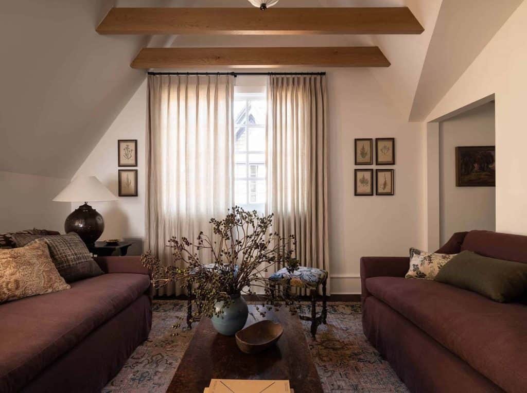 Inside a cozy Pied-à-Terre in San Francisco with lovely timeless details