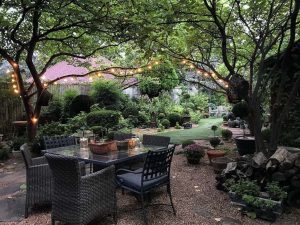 26 Ideas For Creating Simple Yet Amazing Outdoor Living Spaces