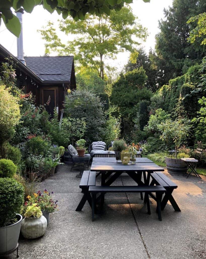 26 Ideas For Creating Simple Yet Amazing Outdoor Living Spaces