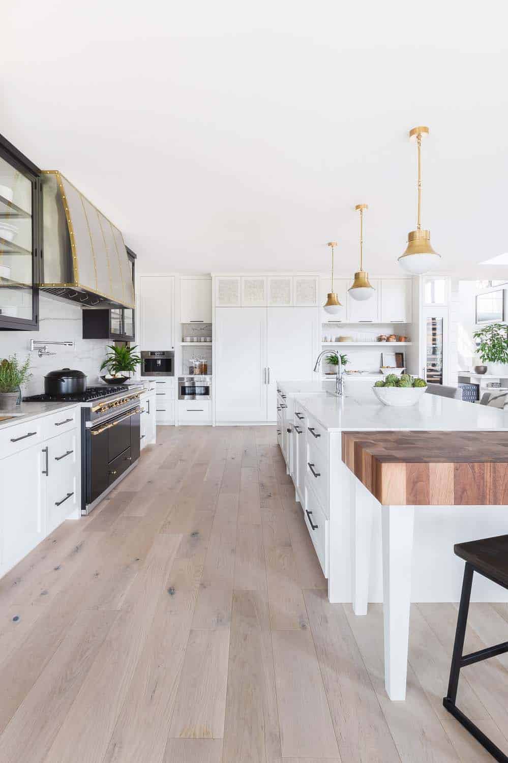 transitional style kitchen