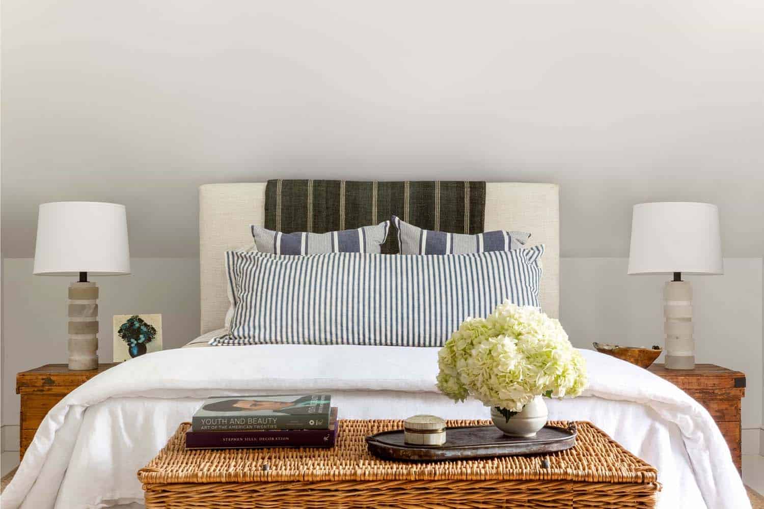 modern farmhouse bedroom
