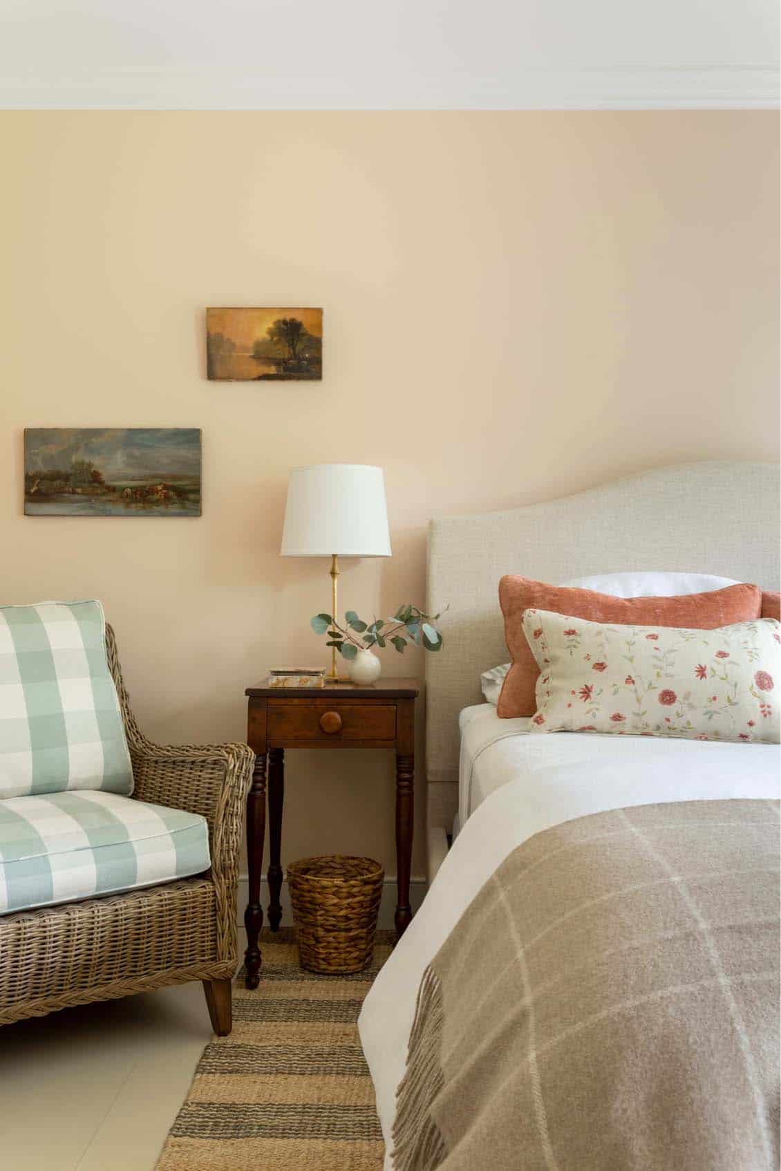modern farmhouse bedroom