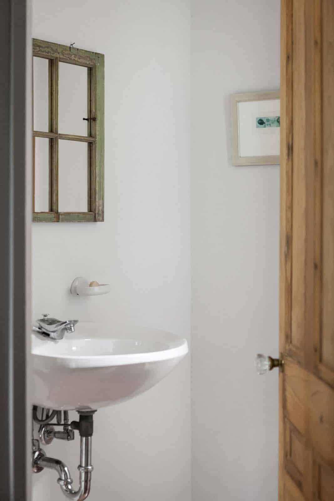farmhouse powder room
