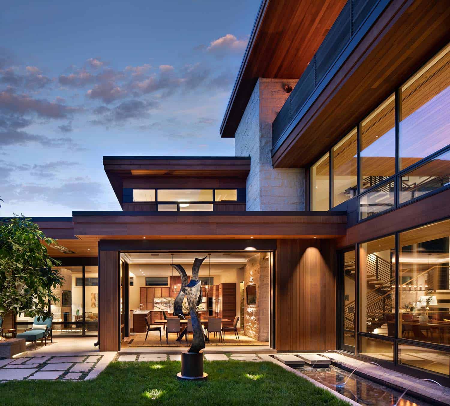 modern urban house central courtyard 